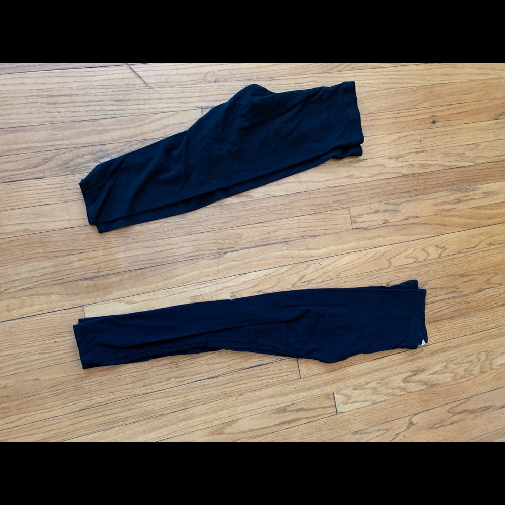 Black leggings